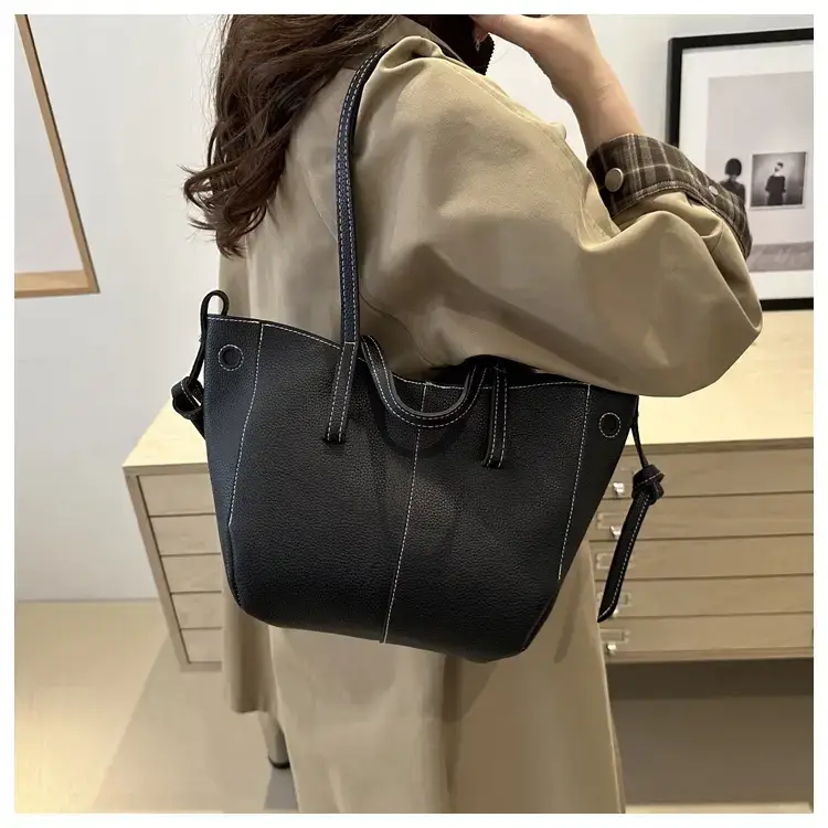 Lightweight Lychee Pattern Tote Bag 2025 Work Commute — feature 29