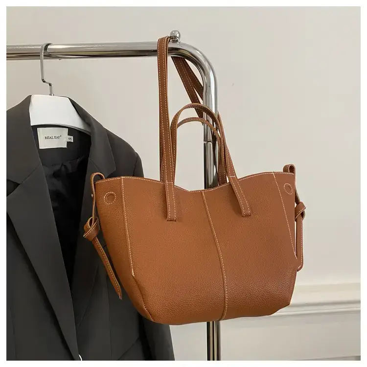 Lightweight Lychee Pattern Tote Bag 2025 Work Commute - Image 2