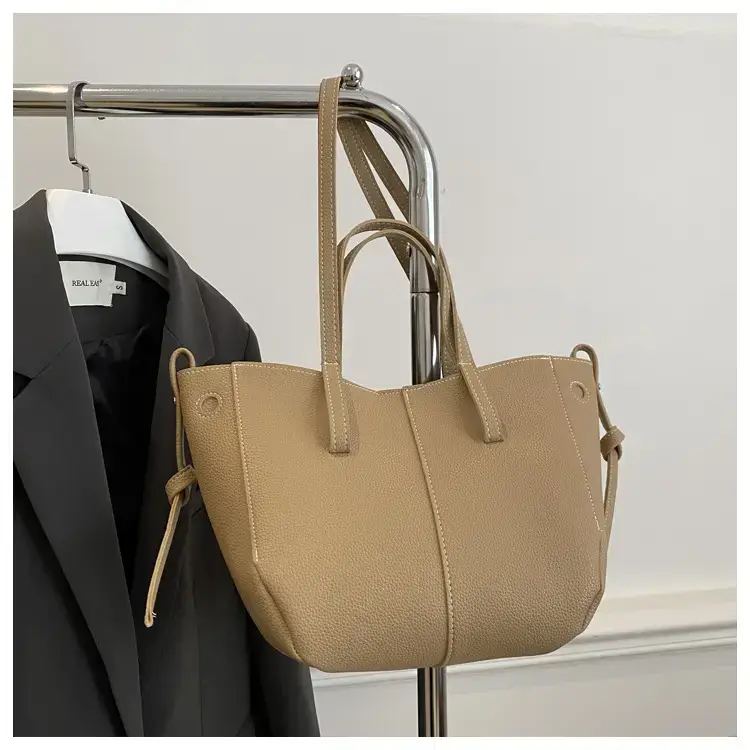 Lightweight Lychee Pattern Tote Bag 2025 Work Commute - Image 4