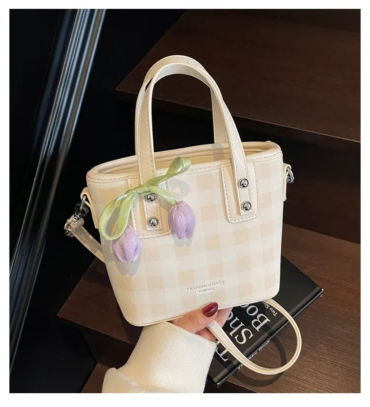 Trendy Plaid Shoulder Crossbody Bag for Women 2025 — feature 2