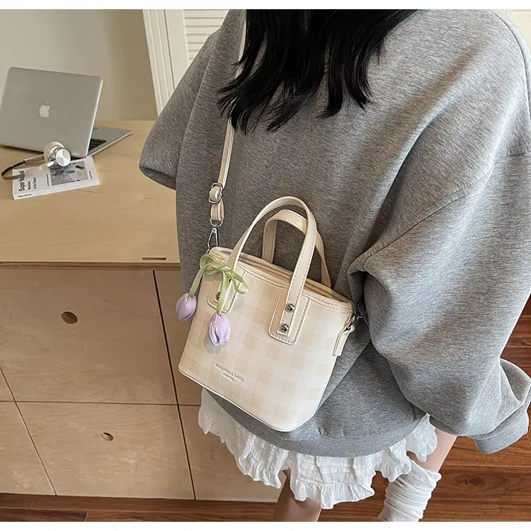 Trendy Plaid Shoulder Crossbody Bag for Women 2025 — feature 40