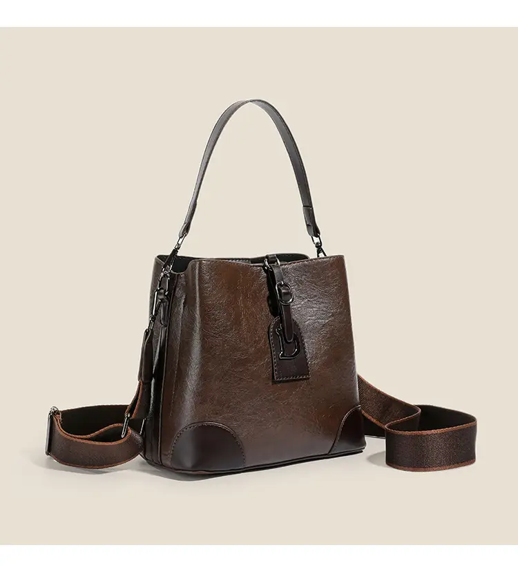 Black Leather Crossbody Bag with D-Logo for Women — feature 11