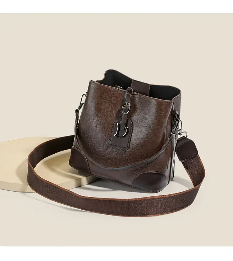 Black Leather Crossbody Bag with D-Logo for Women — feature 12