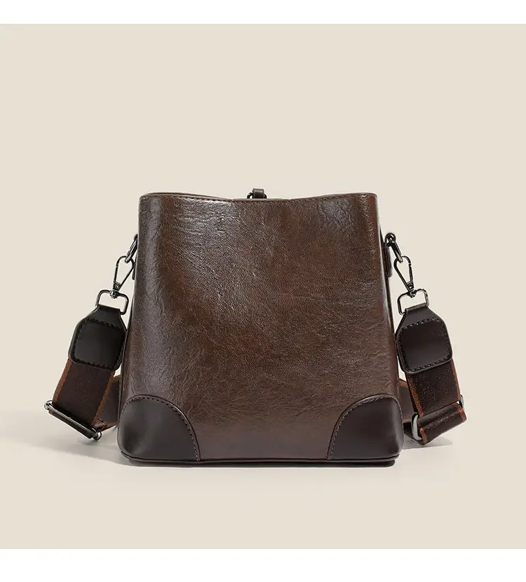 Black Leather Crossbody Bag with D-Logo for Women — feature 13