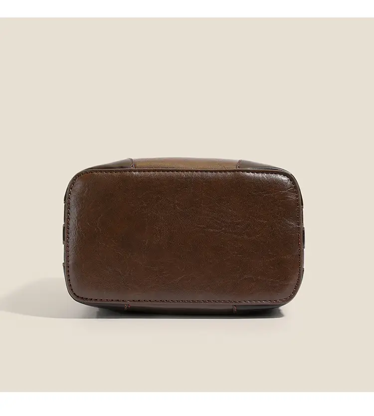 Black Leather Crossbody Bag with D-Logo for Women — feature 14