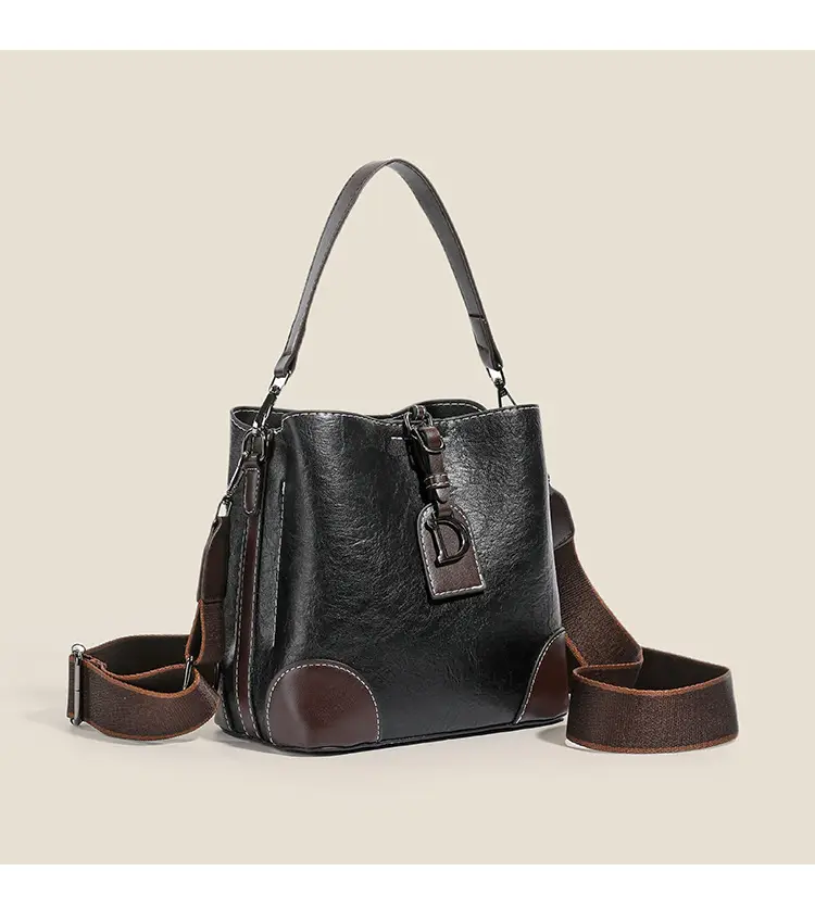 Black Leather Crossbody Bag with D-Logo for Women — feature 8