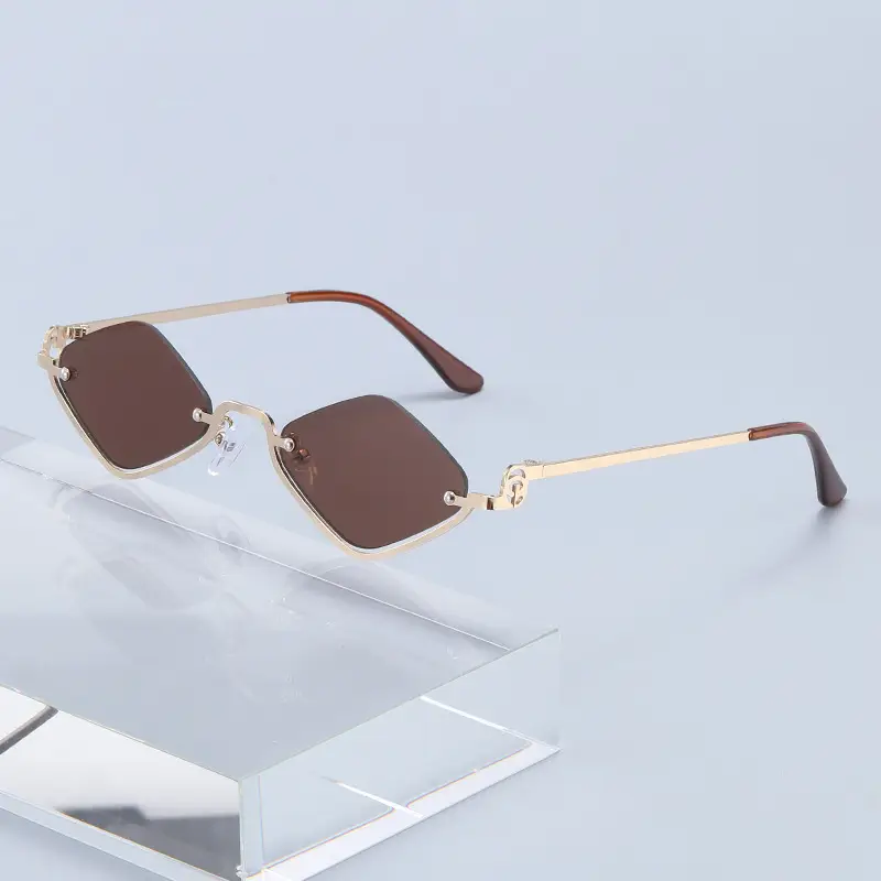 New Rhombus Metal Sunglasses for Women - Image 10