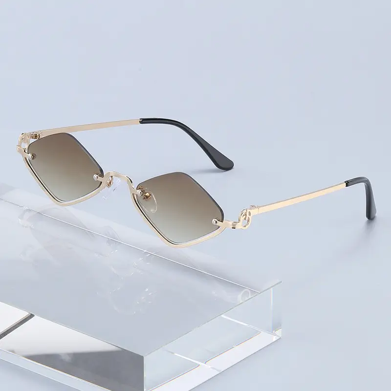 New Rhombus Metal Sunglasses for Women - Image 11