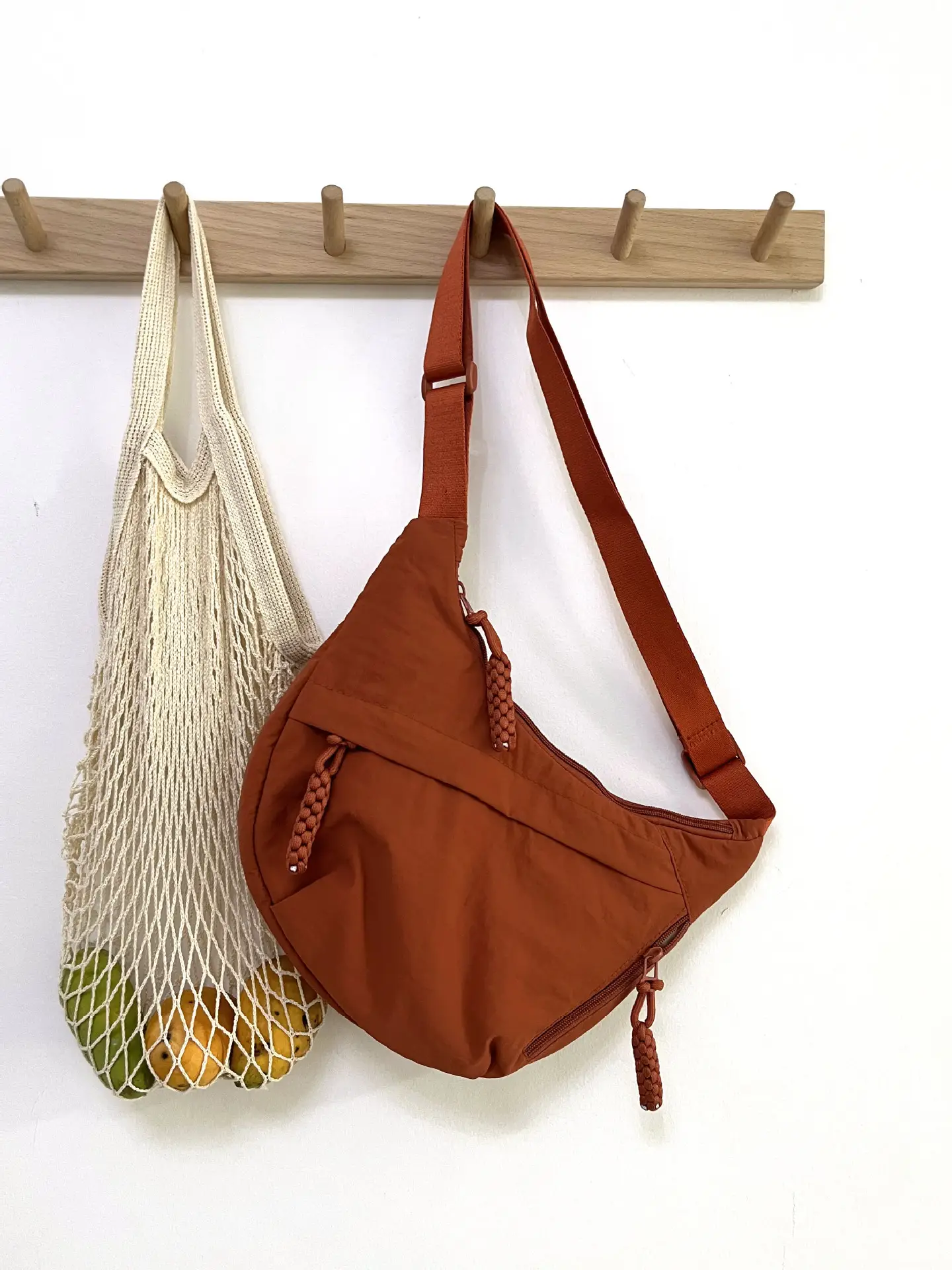 Nylon Crossbody Bag for Women Large Capacity Travel Bag - Image 3