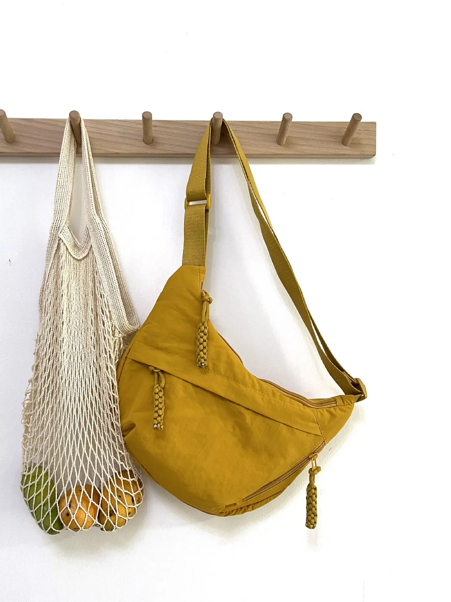 Nylon Crossbody Bag for Women Large Capacity Travel Bag - Image 5