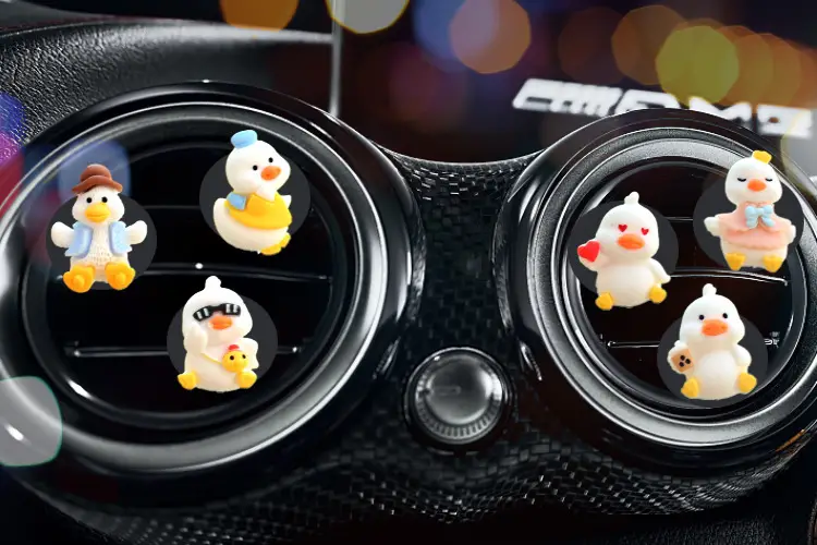 Super Cute Little Duck Car Ornaments Cartoon Car Center Console Air Conditioning Outlet Decoration Shaking Head Patch — feature 9