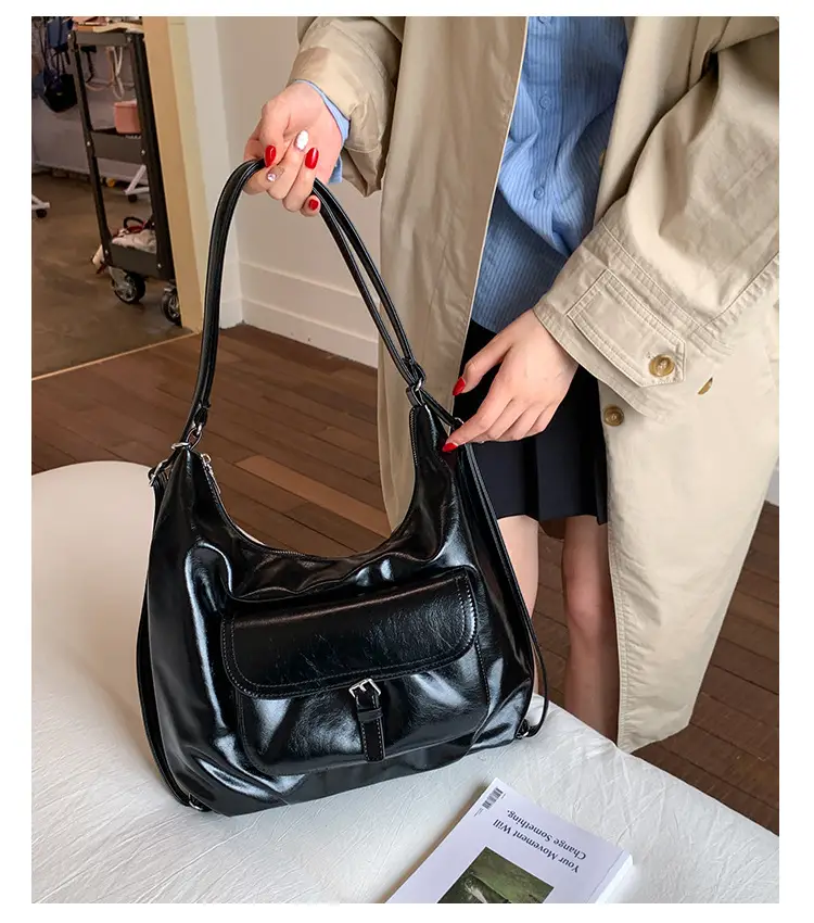 Women's White Leather Retro Tote Bag Large Capacity 2025 — feature 14