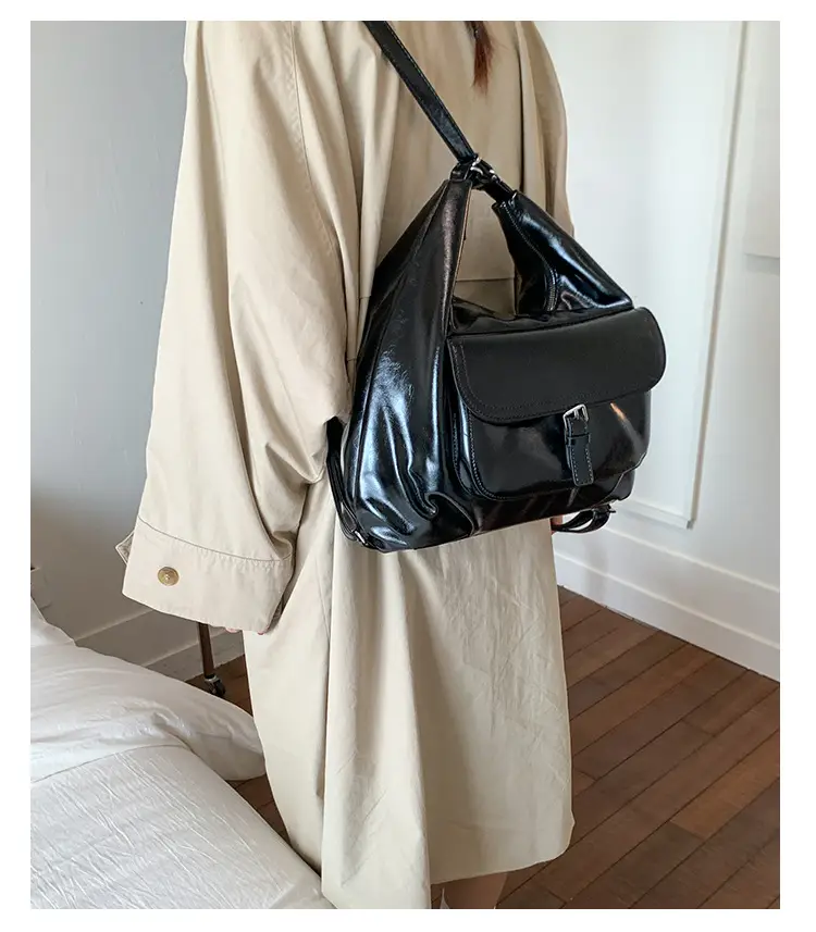 Women's White Leather Retro Tote Bag Large Capacity 2025 — feature 16