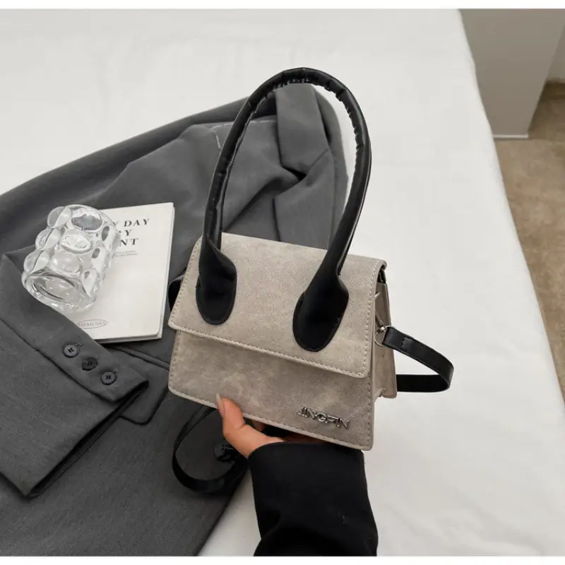 Women's Silver Textured Square Crossbody Bag 2024 - Image 4