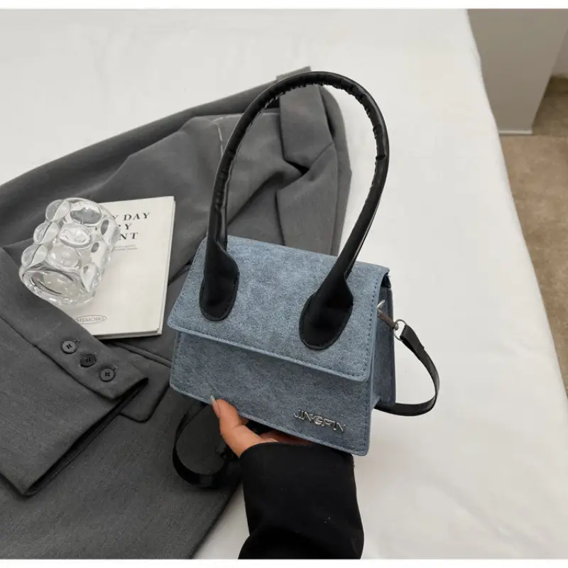 Women's Silver Textured Square Crossbody Bag 2024 - Image 7