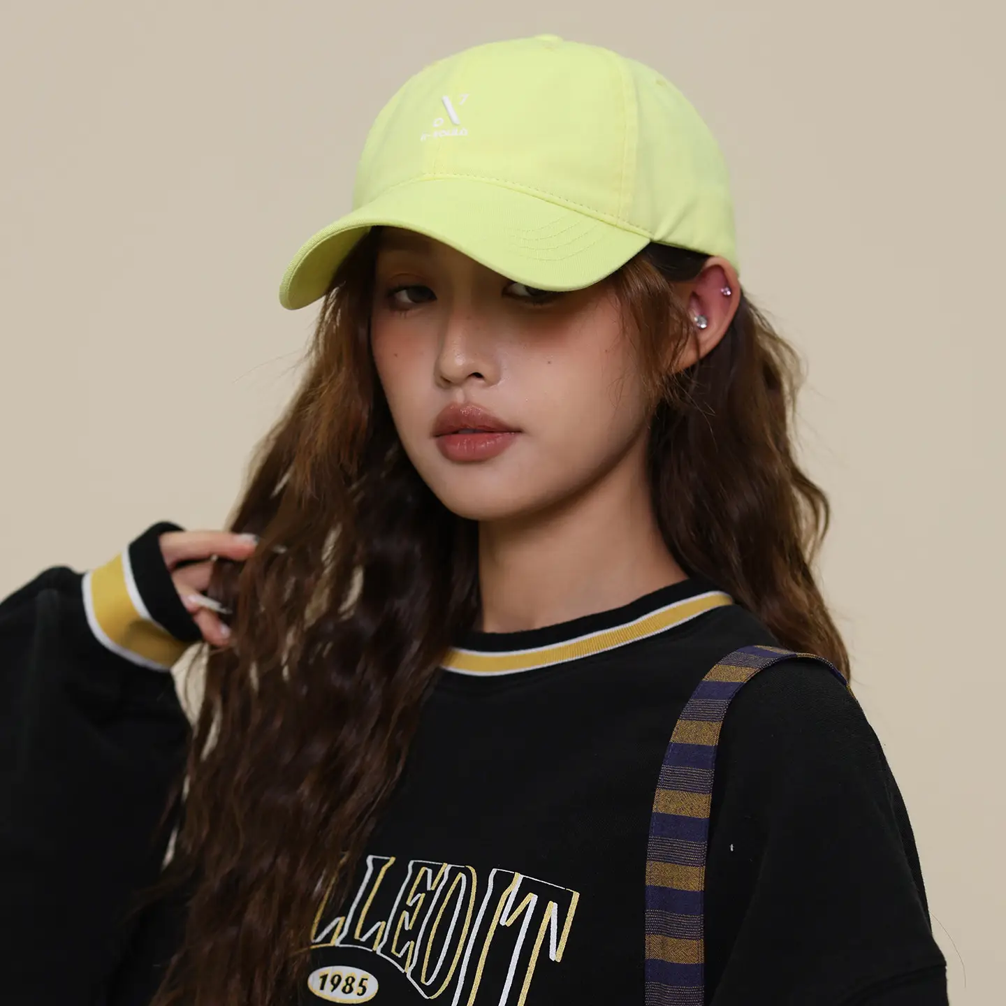 Women Red Embroidered Duckbill Cap Autumn Winter Pure Cotton