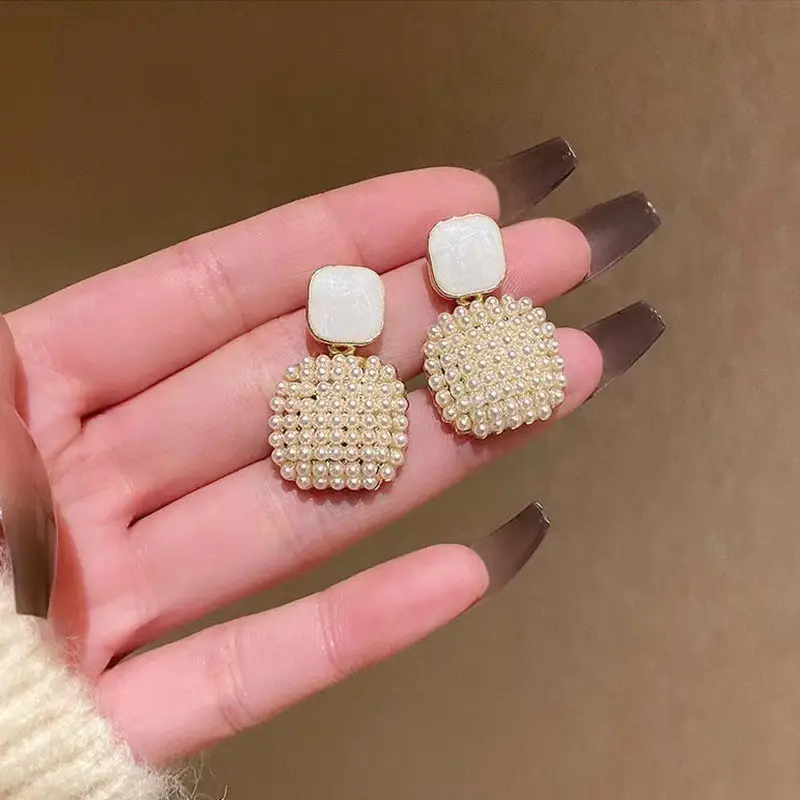 Retro Square Pearl Earrings for Women — feature 3