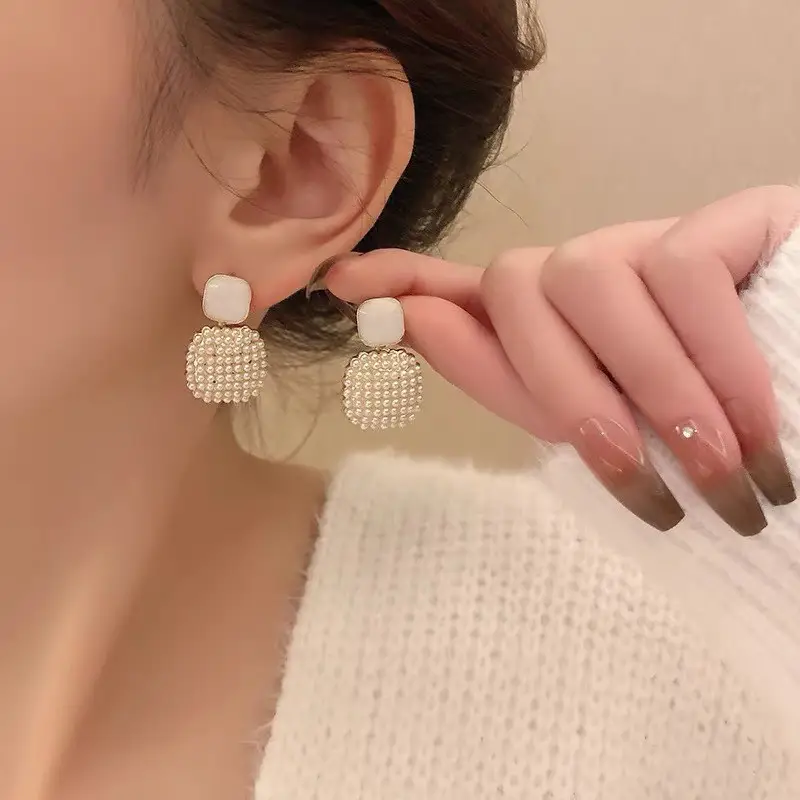Retro Square Pearl Earrings for Women — feature 6