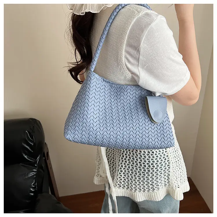 Red Woven Women's Shoulder Bag 2025 — feature 18