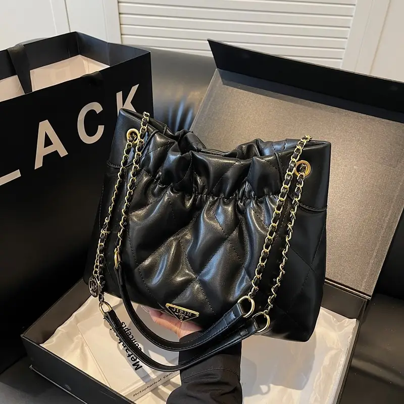 Black Diamond Chain Shoulder Bag Large Capacity Soft Leather - Image 3