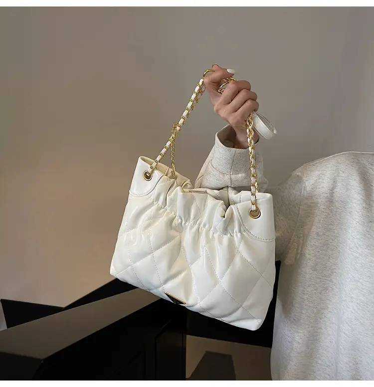 Black Diamond Chain Shoulder Bag Large Capacity Soft Leather - Image 2