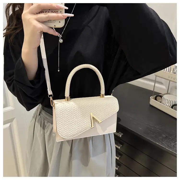 2025 New Shiny V-Clutch Women's Evening Bag — feature 18