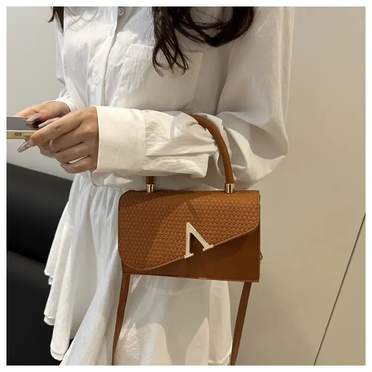 2025 New Shiny V-Clutch Women's Evening Bag — feature 20