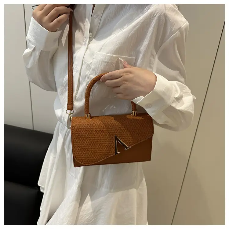 2025 New Shiny V-Clutch Women's Evening Bag — feature 24