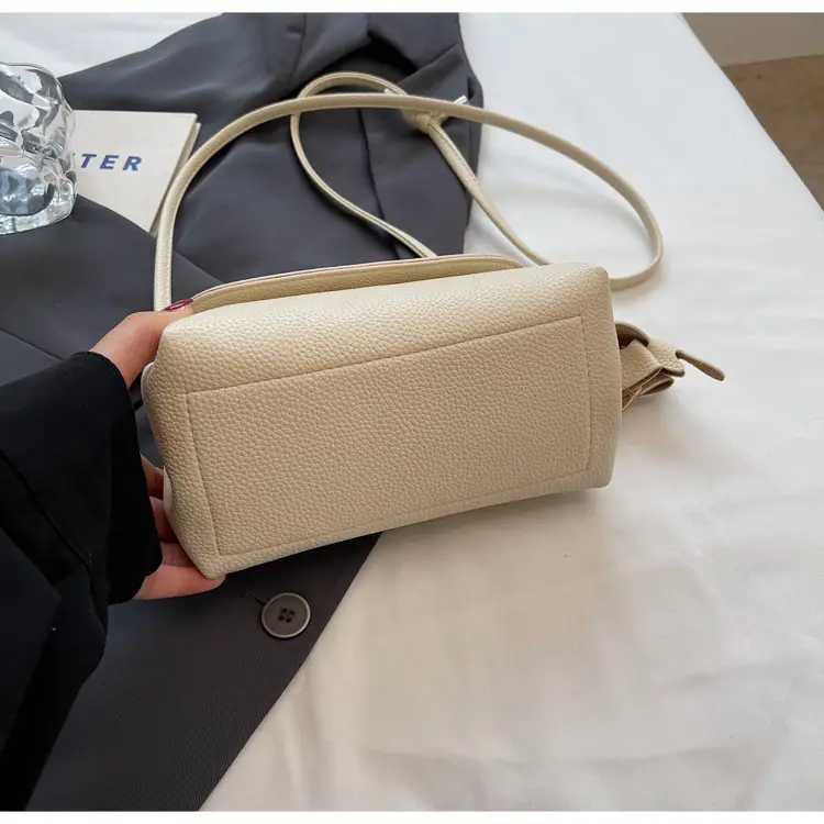 Trendy Soft Leather Underarm Bag for Women — feature 27