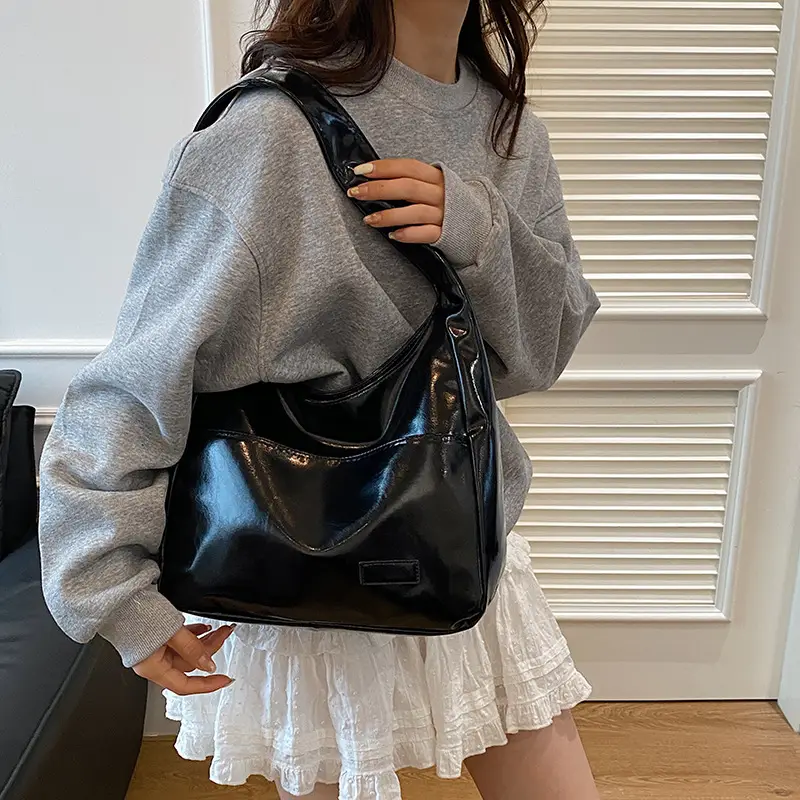 White Retro Shoulder Bag for Women Casual Commute