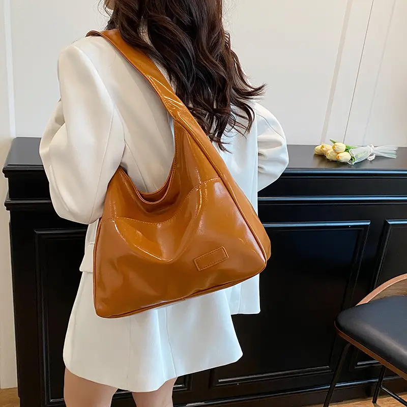 White Retro Shoulder Bag for Women Casual Commute