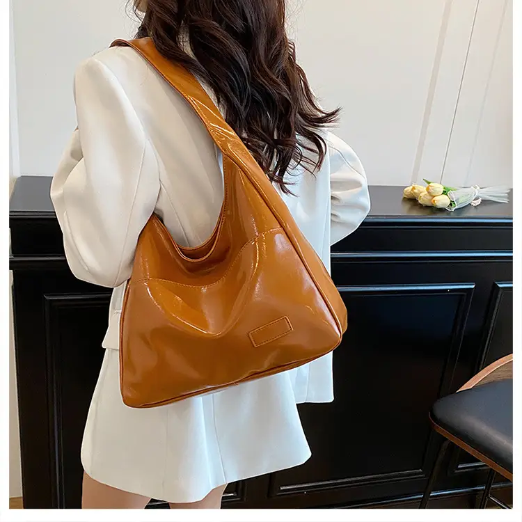 White Retro Shoulder Bag for Women Casual Commute — feature 10