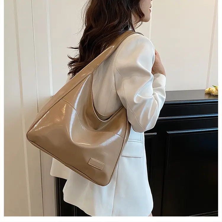 White Retro Shoulder Bag for Women Casual Commute — feature 12