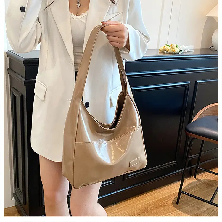 White Retro Shoulder Bag for Women Casual Commute — feature 13
