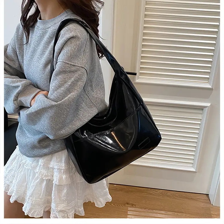 White Retro Shoulder Bag for Women Casual Commute — feature 19
