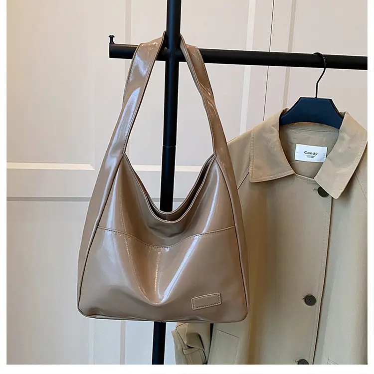 White Retro Shoulder Bag for Women Casual Commute
