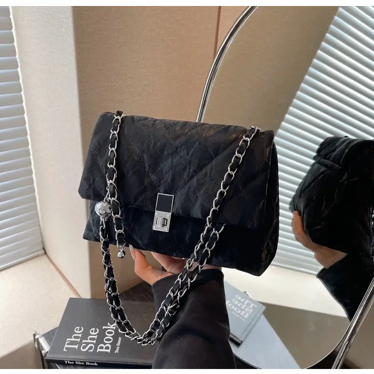 Trendy Women's Chain Shoulder Bag 2025 — feature 20