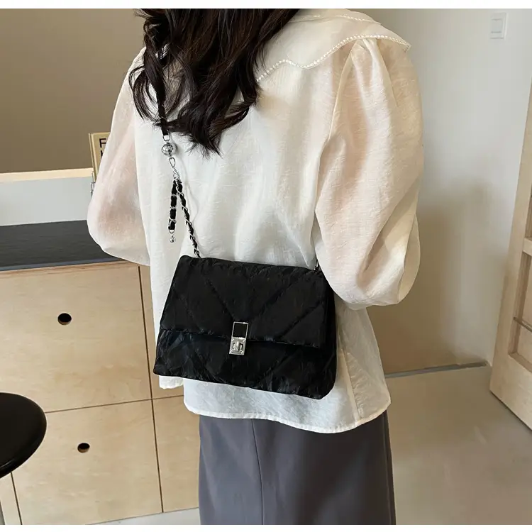 Trendy Women's Chain Shoulder Bag 2025 — feature 8