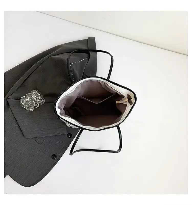 Fashionable Graffiti Shoulder Bag with Cute Bear Design — feature 25