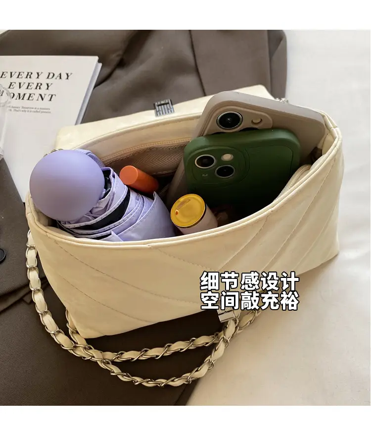 Trendy Chain Crossbody Bag for Women 2025 — feature 10