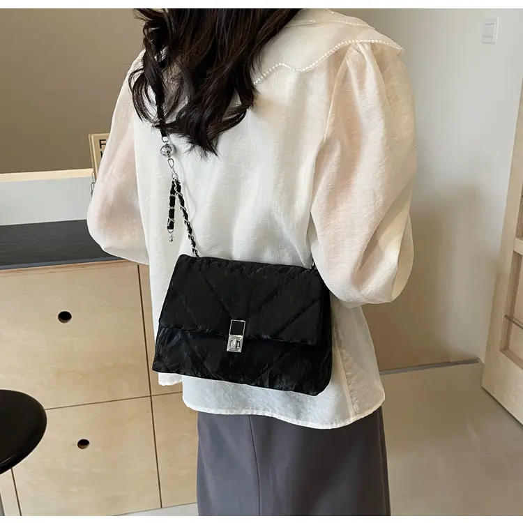 Trendy Chain Crossbody Bag for Women 2025 — feature 16