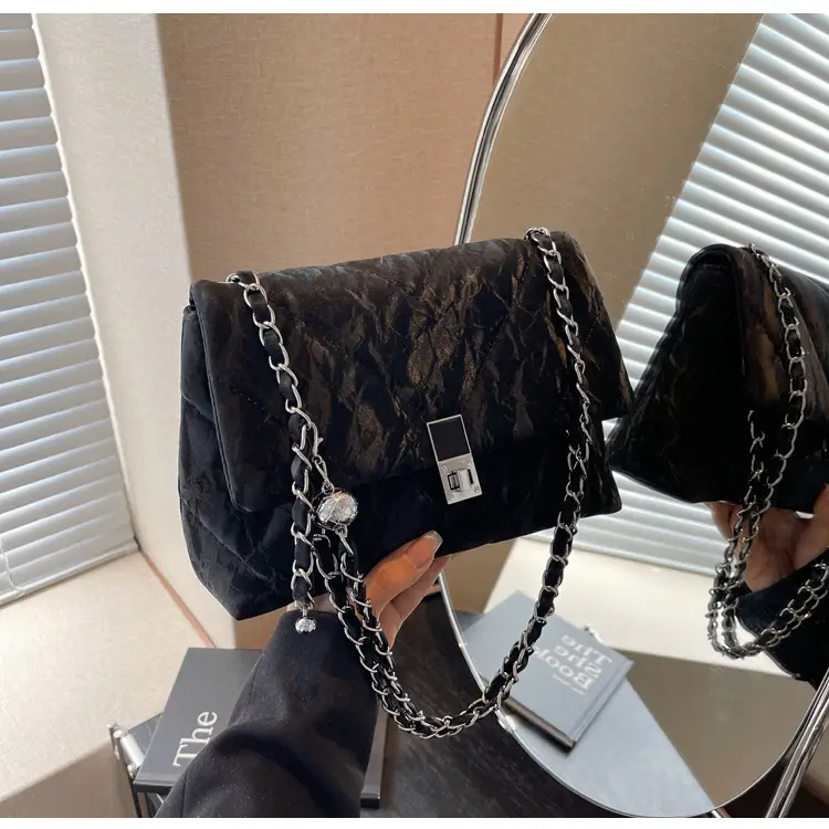 Trendy Chain Crossbody Bag for Women 2025 — feature 25