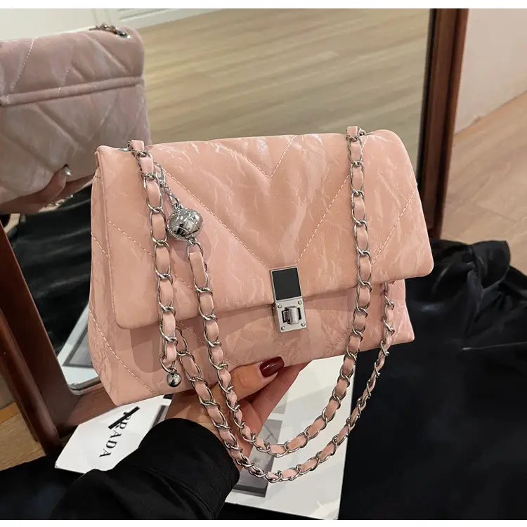 Trendy Chain Crossbody Bag for Women 2025 — feature 27