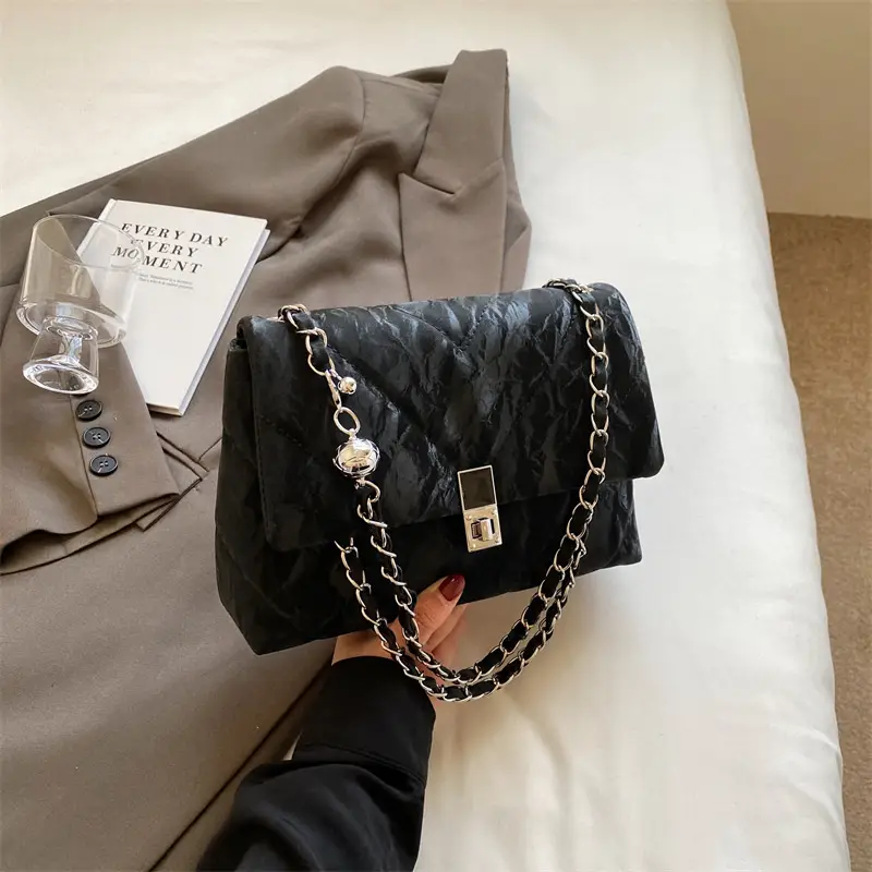 Trendy Chain Crossbody Bag for Women 2025 - Image 3