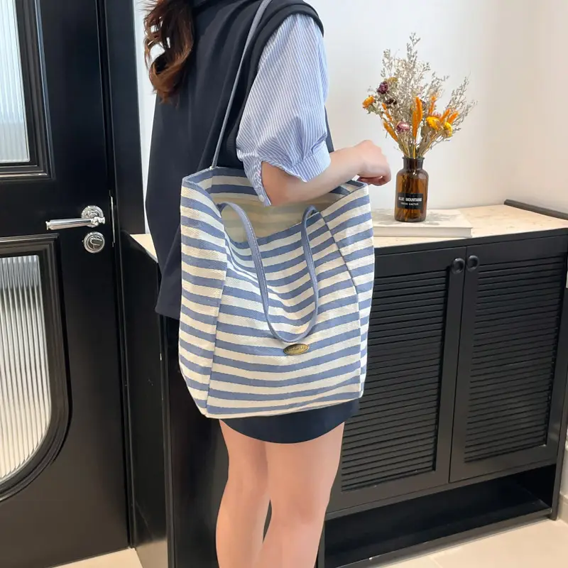 Green Striped Women's Large Capacity Tote Bag — feature 27