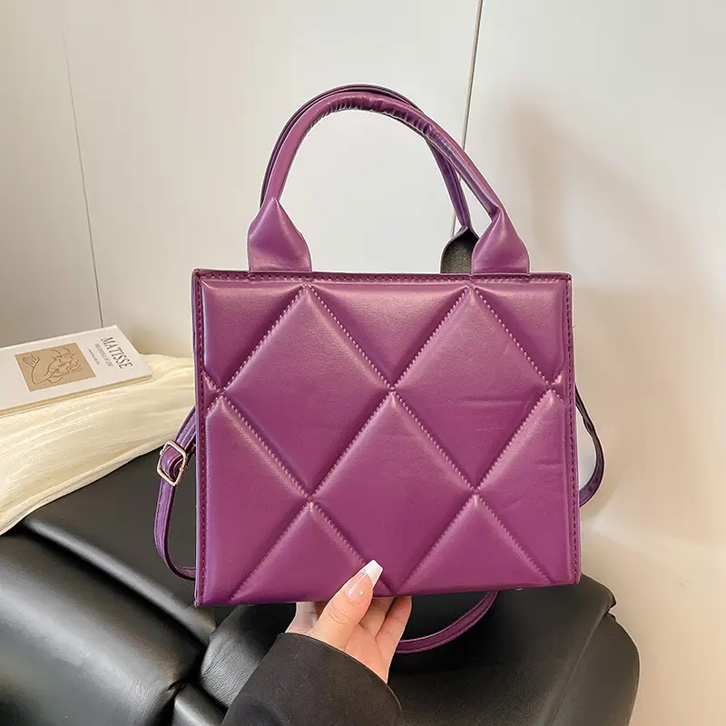 Quilted Shoulder Bag for Women Maroon Large Capacity - Image 8