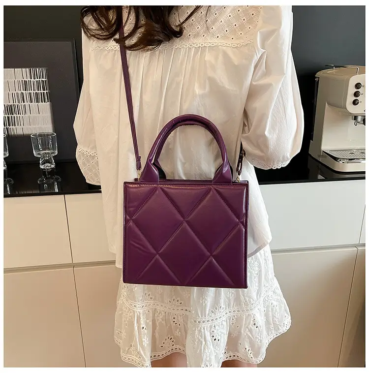 Quilted Shoulder Bag for Women Maroon Large Capacity — feature 20