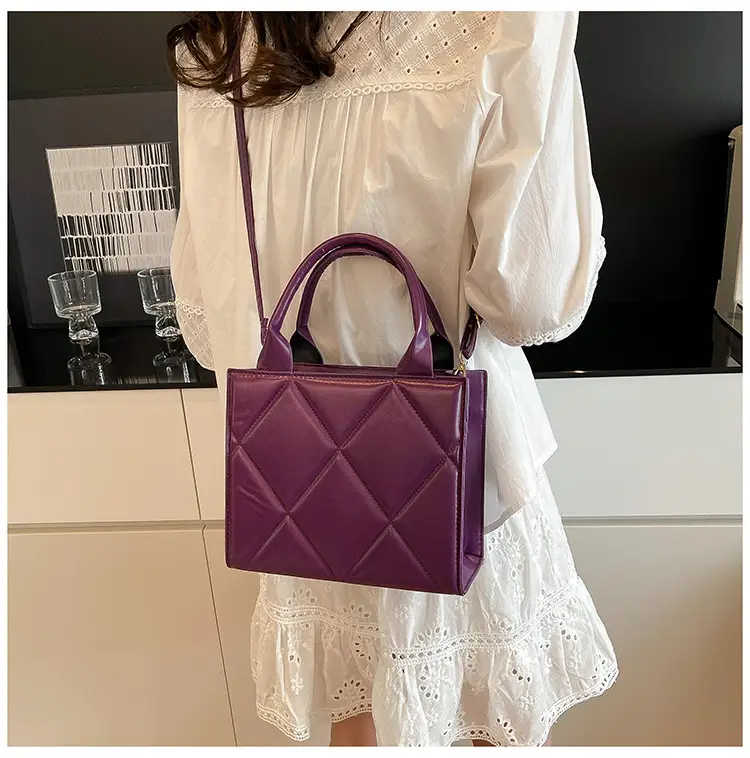 Quilted Shoulder Bag for Women Maroon Large Capacity — feature 21