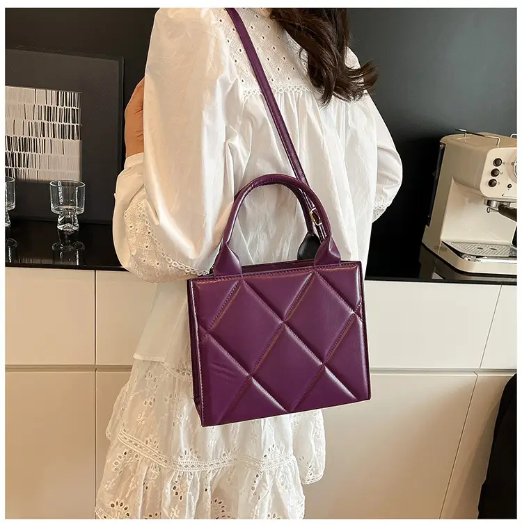 Quilted Shoulder Bag for Women Maroon Large Capacity — feature 24