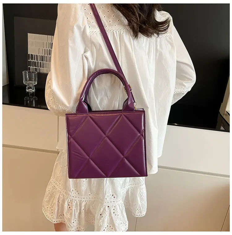 Quilted Shoulder Bag for Women Maroon Large Capacity — feature 25